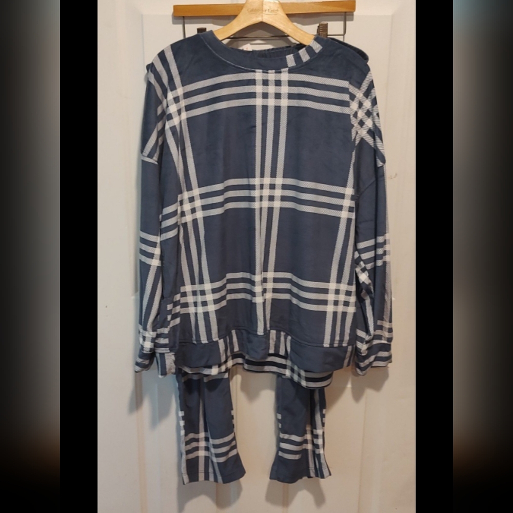 Women's pajama set size XL